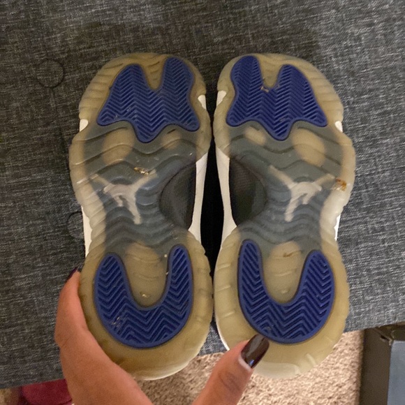 Jordan 11’s Space Jam - Picture 5 of 5